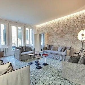 Apartment Stunning Modern In The Heart Of, Venice